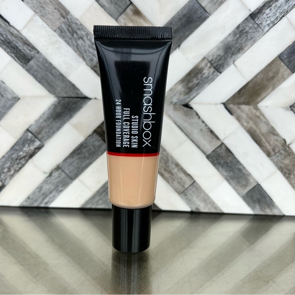 Smashbox foundation 2.12 light - Picture 3 of 3